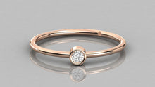Charger l'image dans la galerie, Bague de type Solitaire serti clos personnalisable
