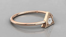 Charger l'image dans la galerie, Bague de type solitaire en forme de triangle personnalisable